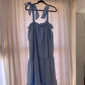 Shoulder tie maxi dress